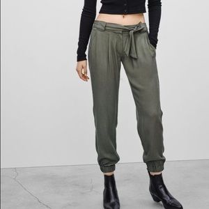 Aritzia Talula Joggers